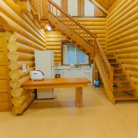 סאוגוויפו Jungmun Log Pension & Resort מראה חיצוני תמונה
