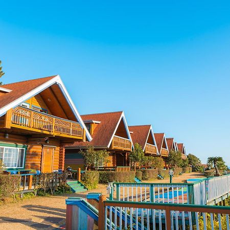 סאוגוויפו Jungmun Log Pension & Resort מראה חיצוני תמונה