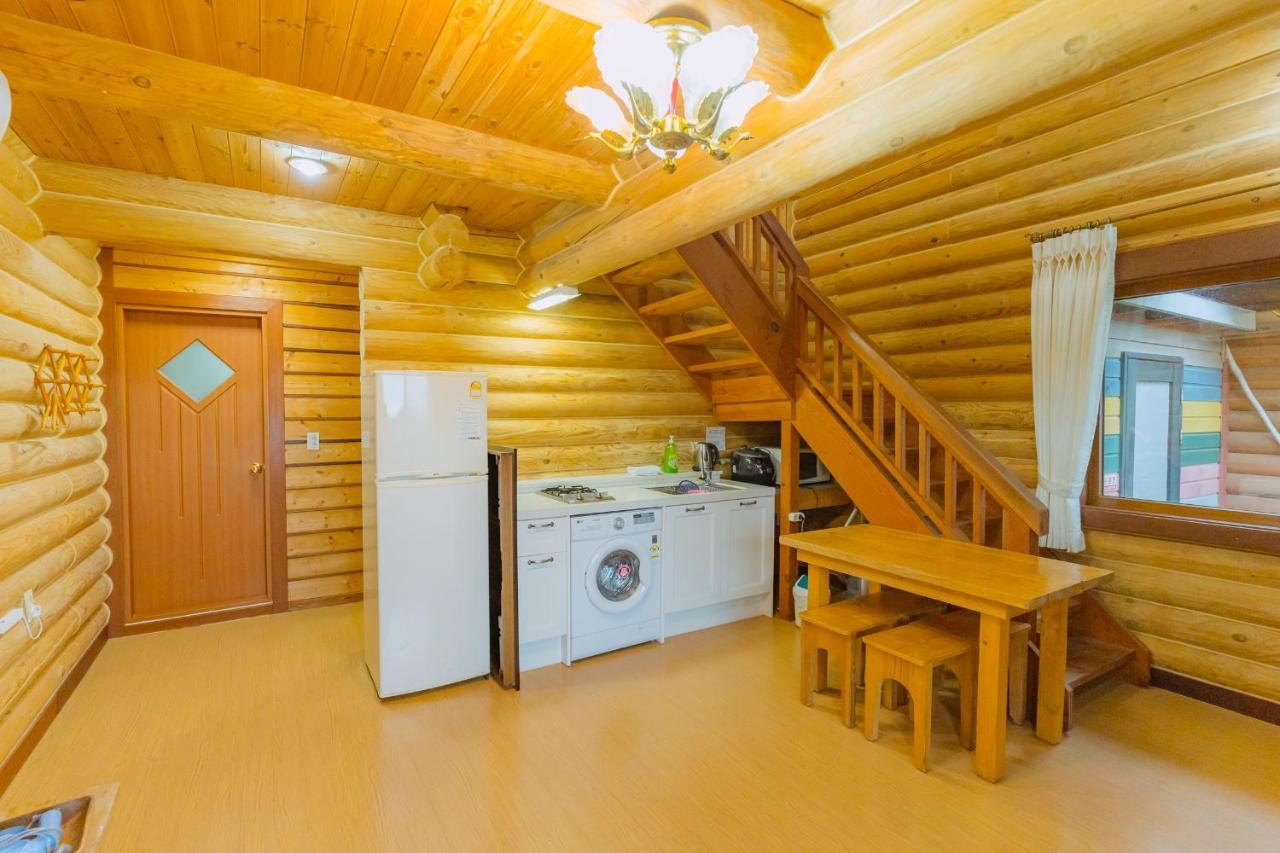 סאוגוויפו Jungmun Log Pension & Resort מראה חיצוני תמונה