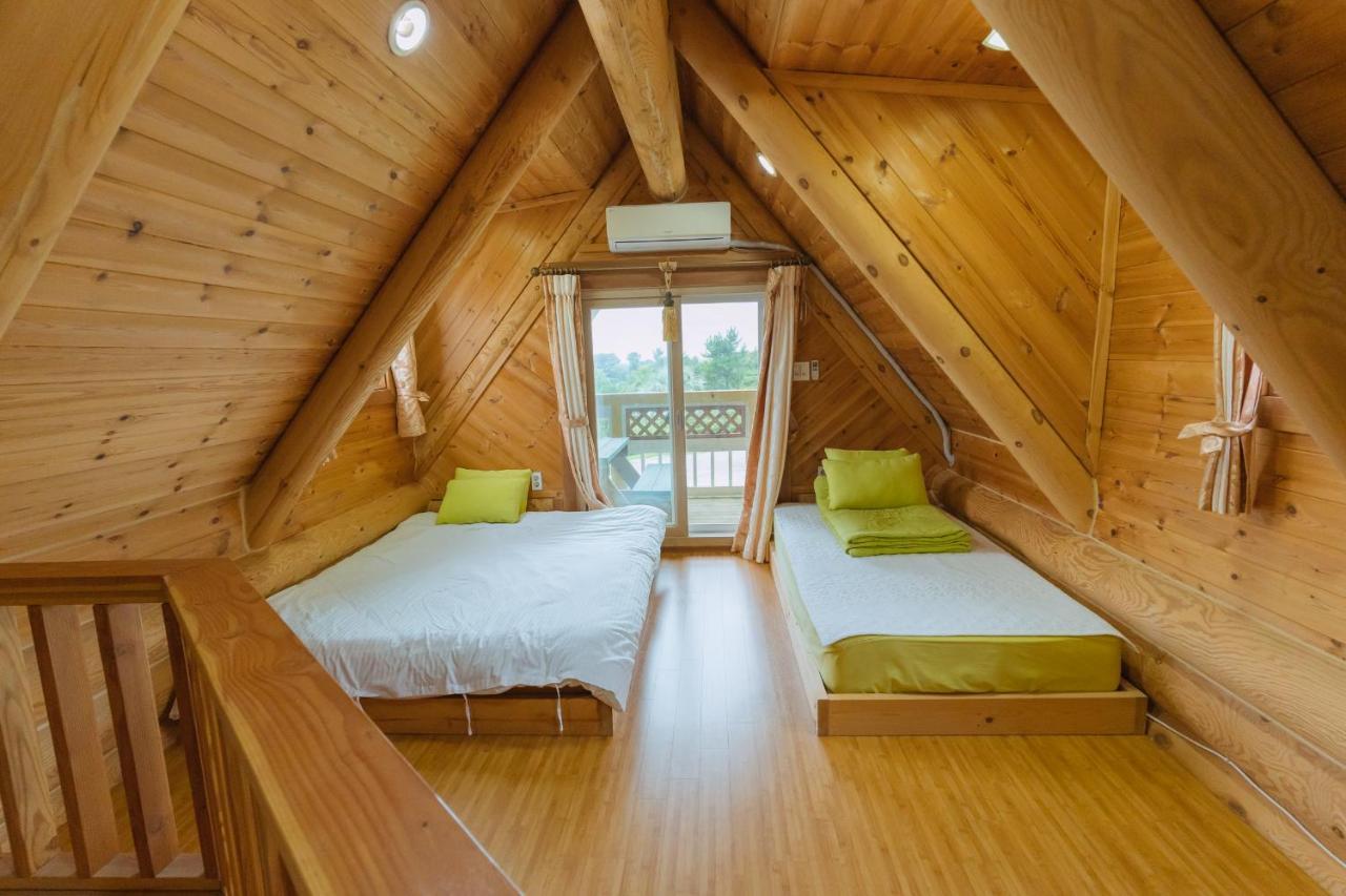 סאוגוויפו Jungmun Log Pension & Resort מראה חיצוני תמונה