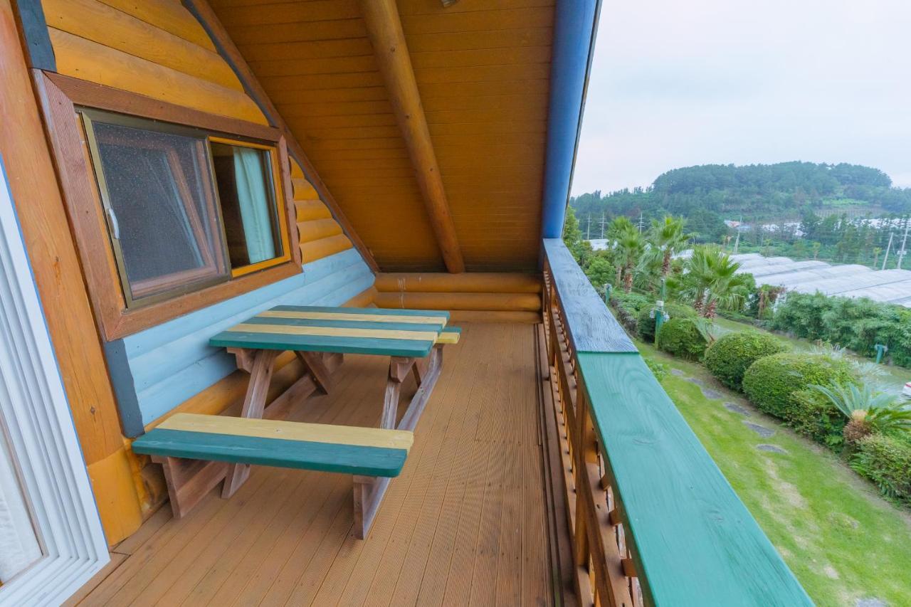 סאוגוויפו Jungmun Log Pension & Resort מראה חיצוני תמונה