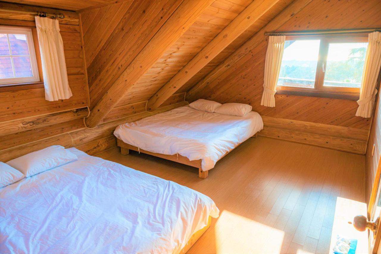 סאוגוויפו Jungmun Log Pension & Resort מראה חיצוני תמונה