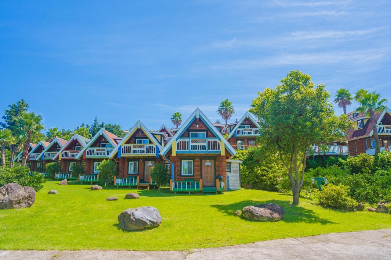 סאוגוויפו Jungmun Log Pension & Resort מראה חיצוני תמונה