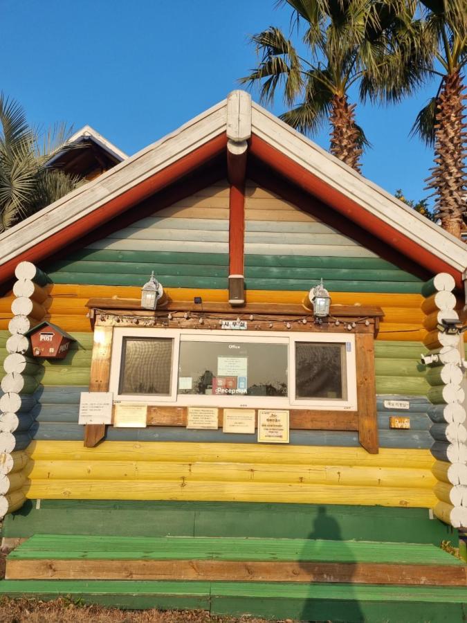 סאוגוויפו Jungmun Log Pension & Resort מראה חיצוני תמונה
