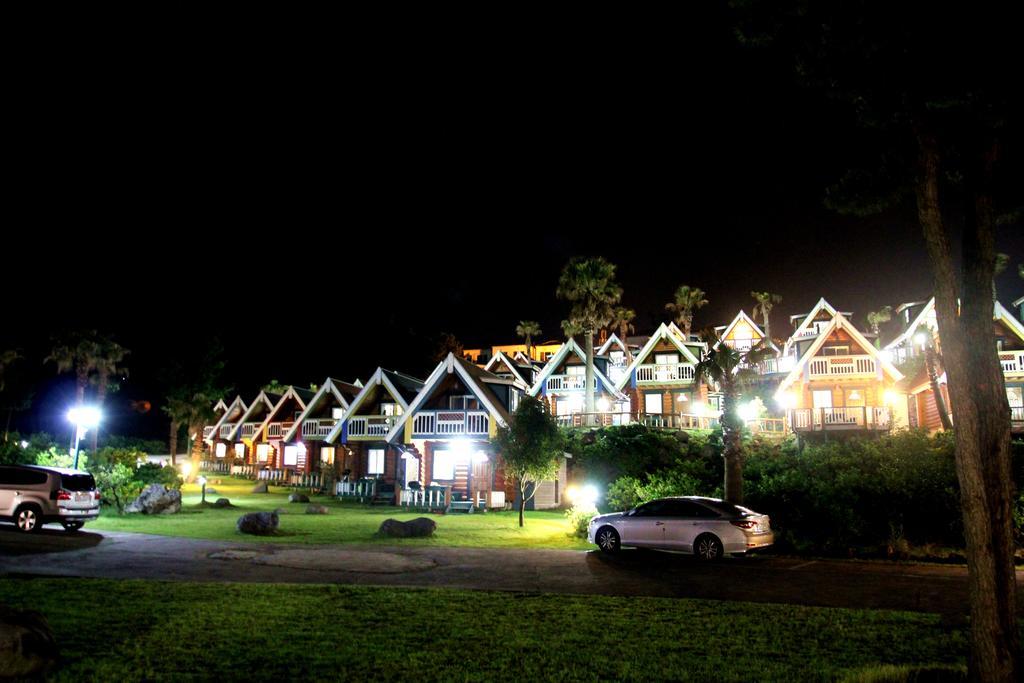 סאוגוויפו Jungmun Log Pension & Resort מראה חיצוני תמונה