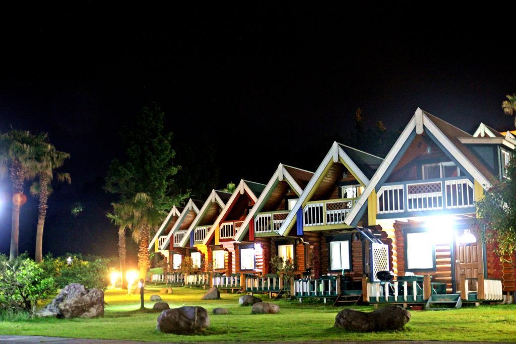 סאוגוויפו Jungmun Log Pension & Resort מראה חיצוני תמונה