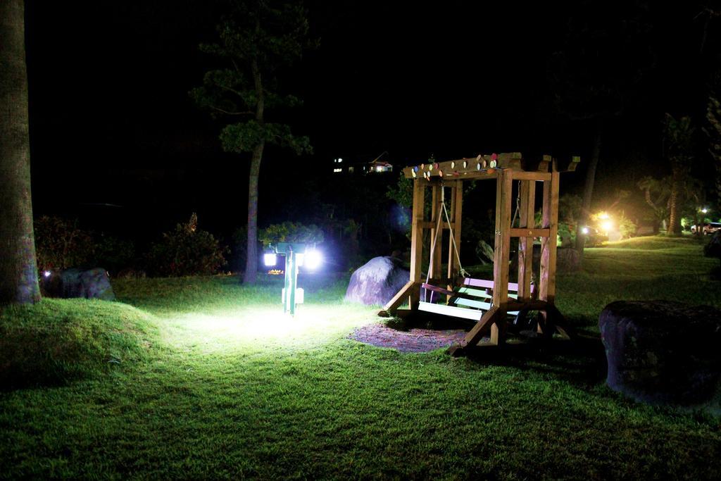 סאוגוויפו Jungmun Log Pension & Resort מראה חיצוני תמונה