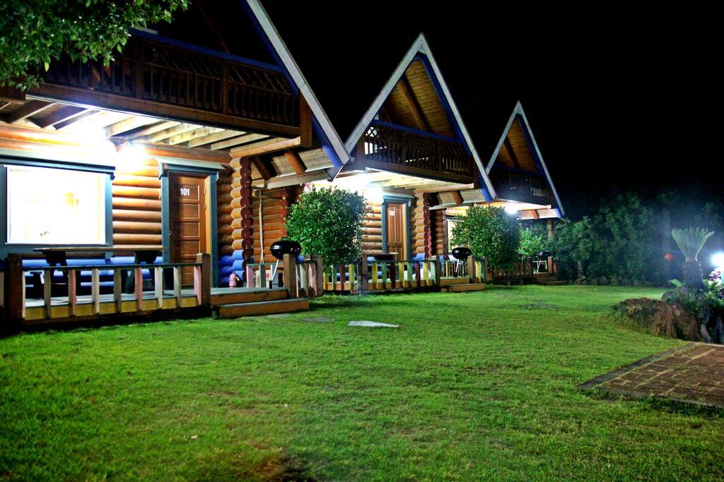סאוגוויפו Jungmun Log Pension & Resort מראה חיצוני תמונה