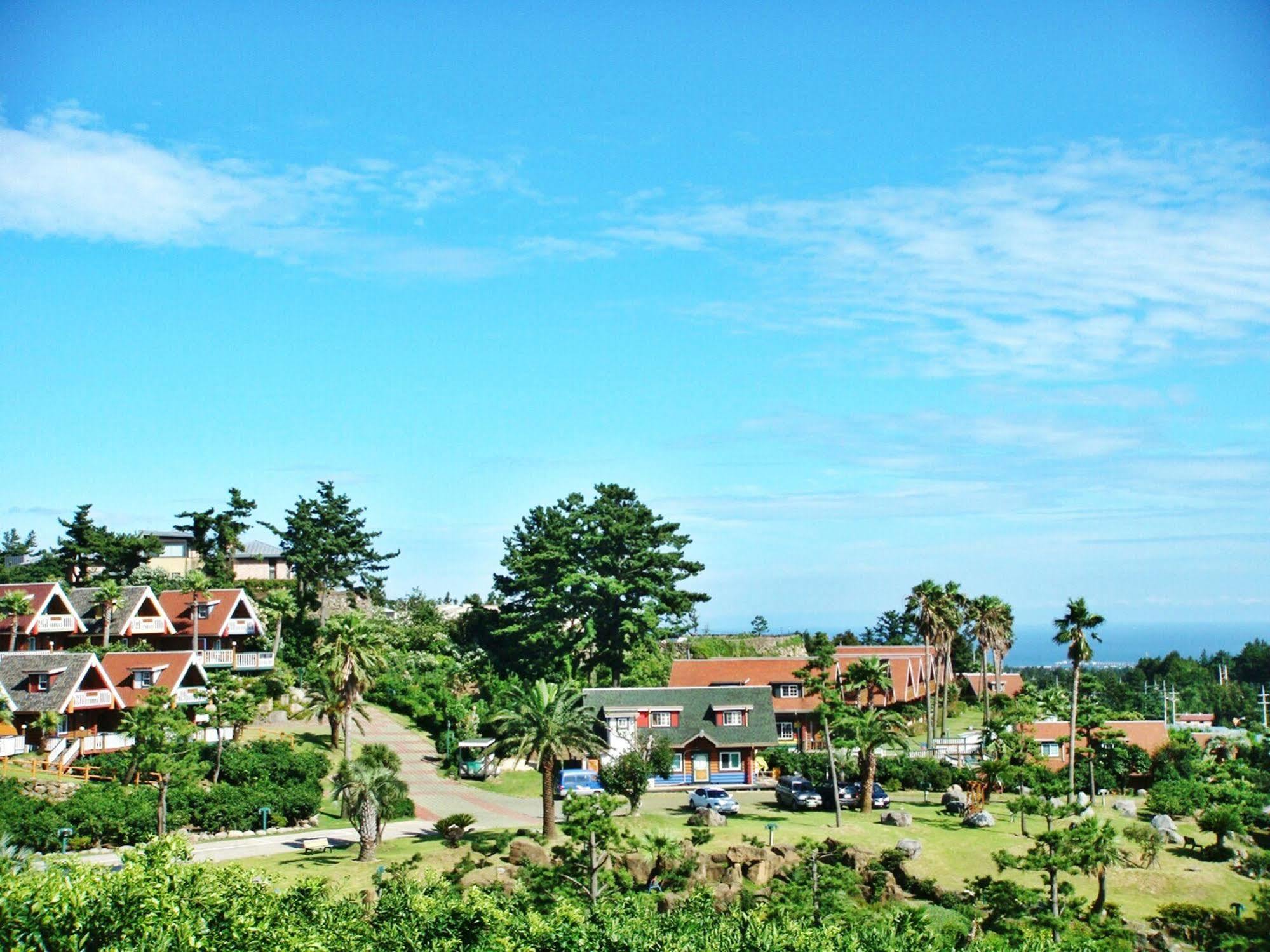סאוגוויפו Jungmun Log Pension & Resort מראה חיצוני תמונה