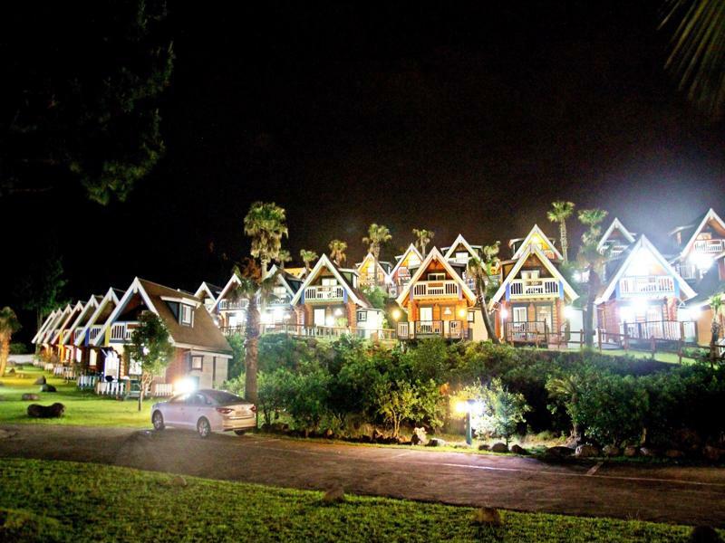 סאוגוויפו Jungmun Log Pension & Resort מראה חיצוני תמונה